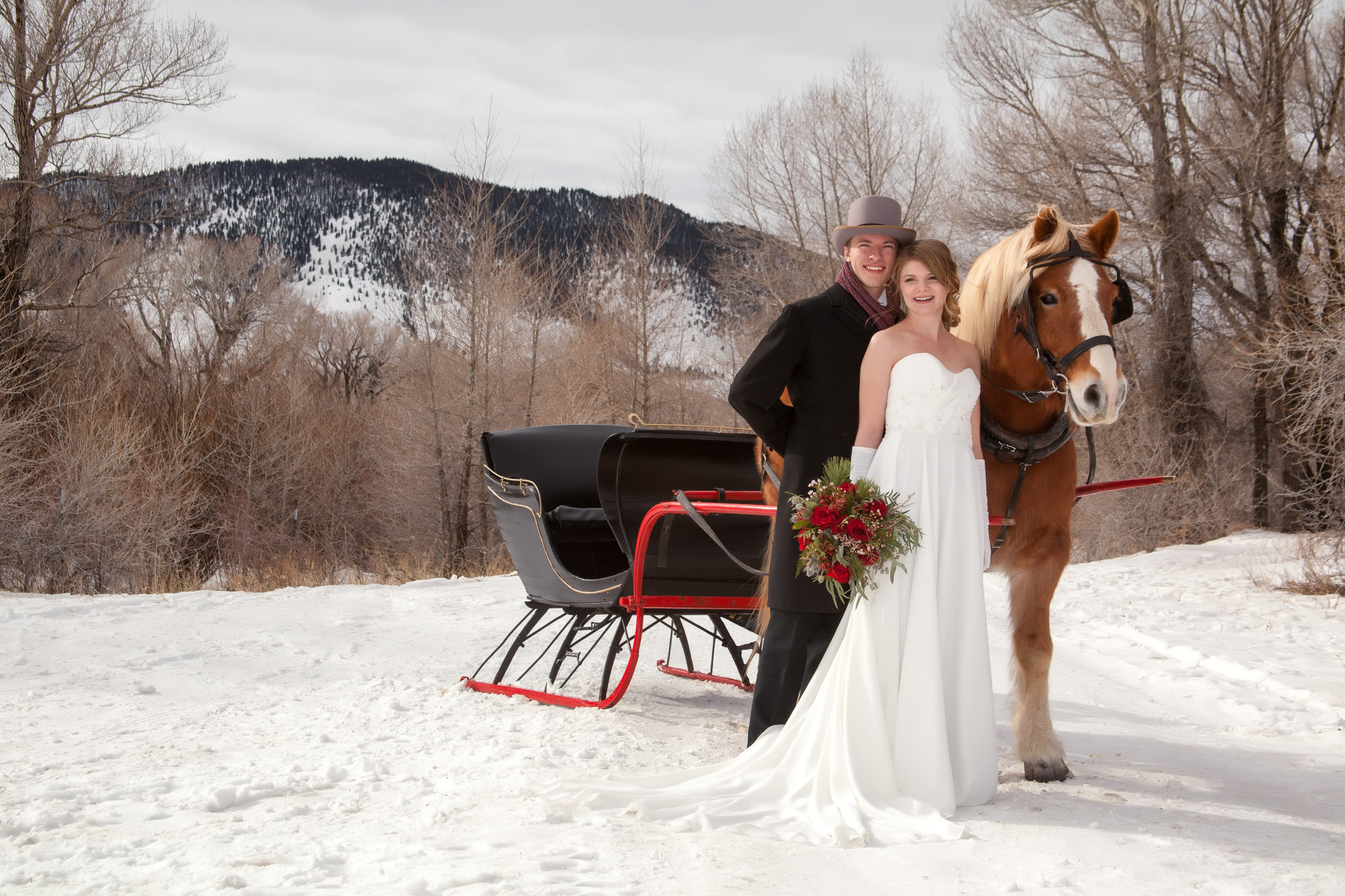 Snowy Vintage Winter Wedding Inspiration