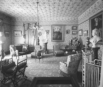 Interior-of-Ivinson-Mansion-1921